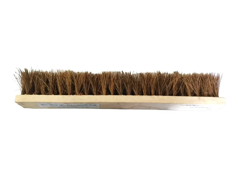 Broom head with natural fibre fill